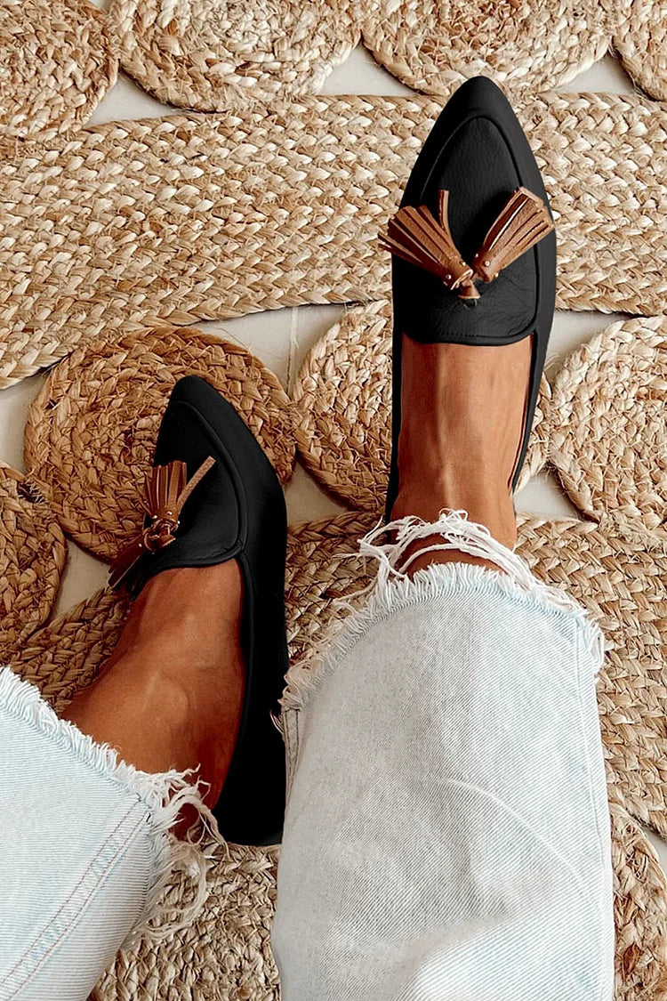 Maga | Pointed Loafers With Tassel