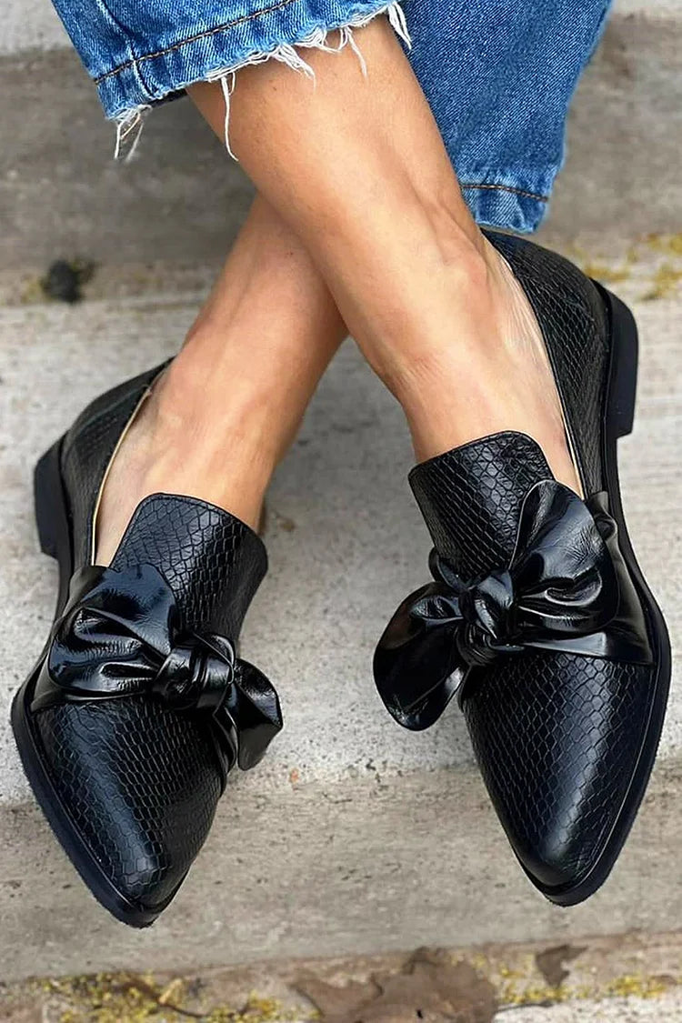 Jaena | Black Loafer With Shiny Bow