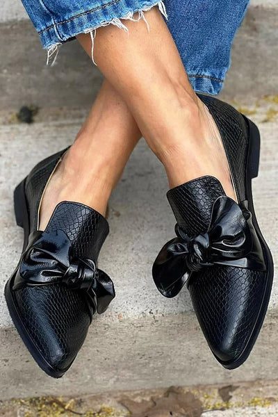 Jaena | Black Loafer With Shiny Bow