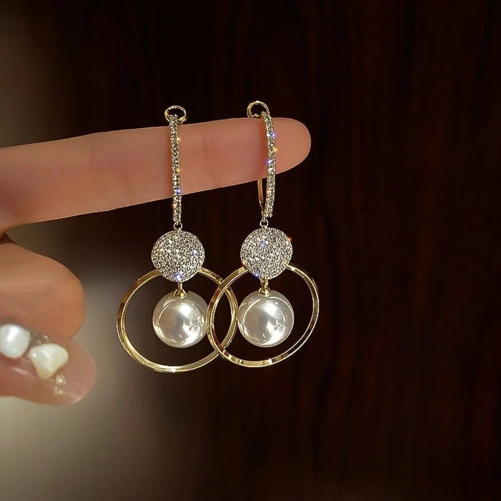 Tabrita | Elegant Earrings with Cultured Pearls and Sparkling Zircons