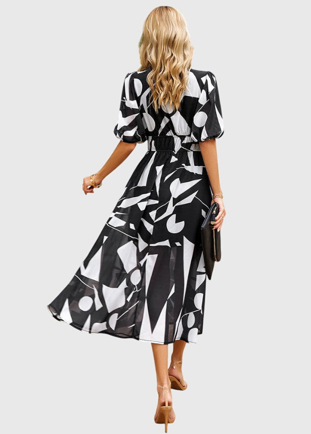 Iris™ - Flattering Floral Midi Dress