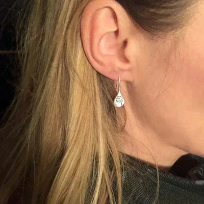 Janela | Elegant Silver Earrings in Dandelion Leaf Design
