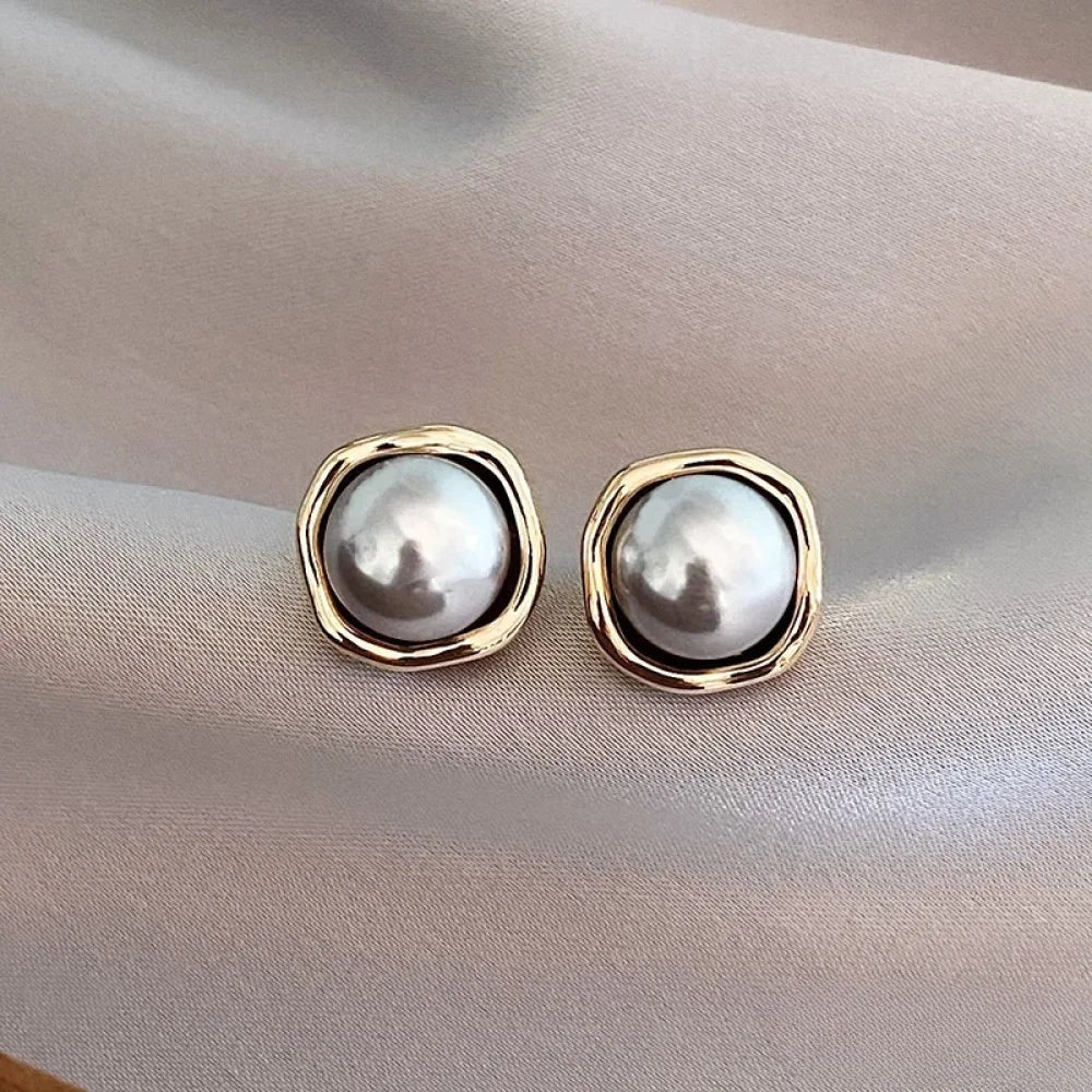 Fely | Stylish Black Pearl Earrings