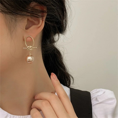 Epi | Golden Pearl Hoop Earrings