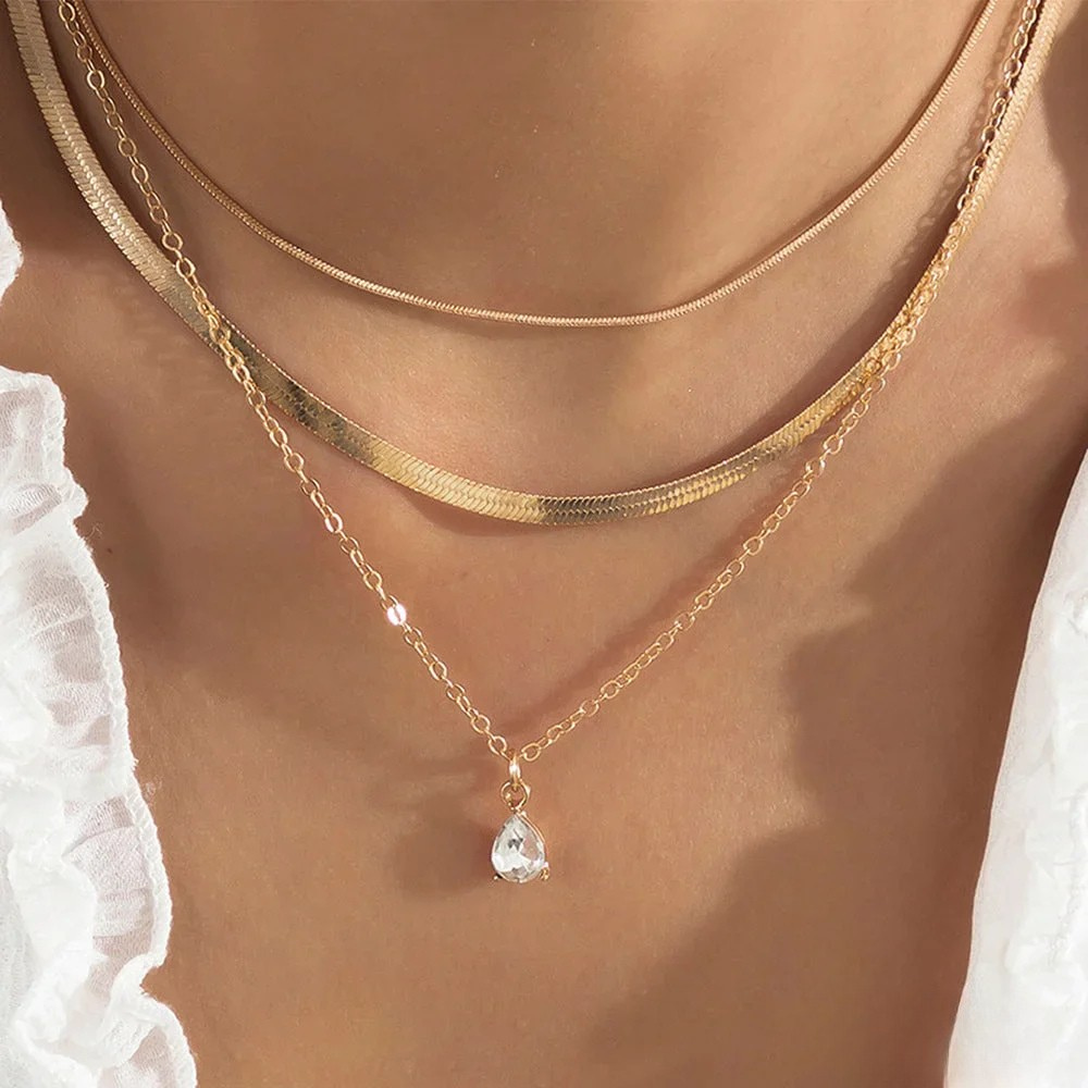 Nimra | Layered Necklace with Gold-Colored Zirconia Pendant