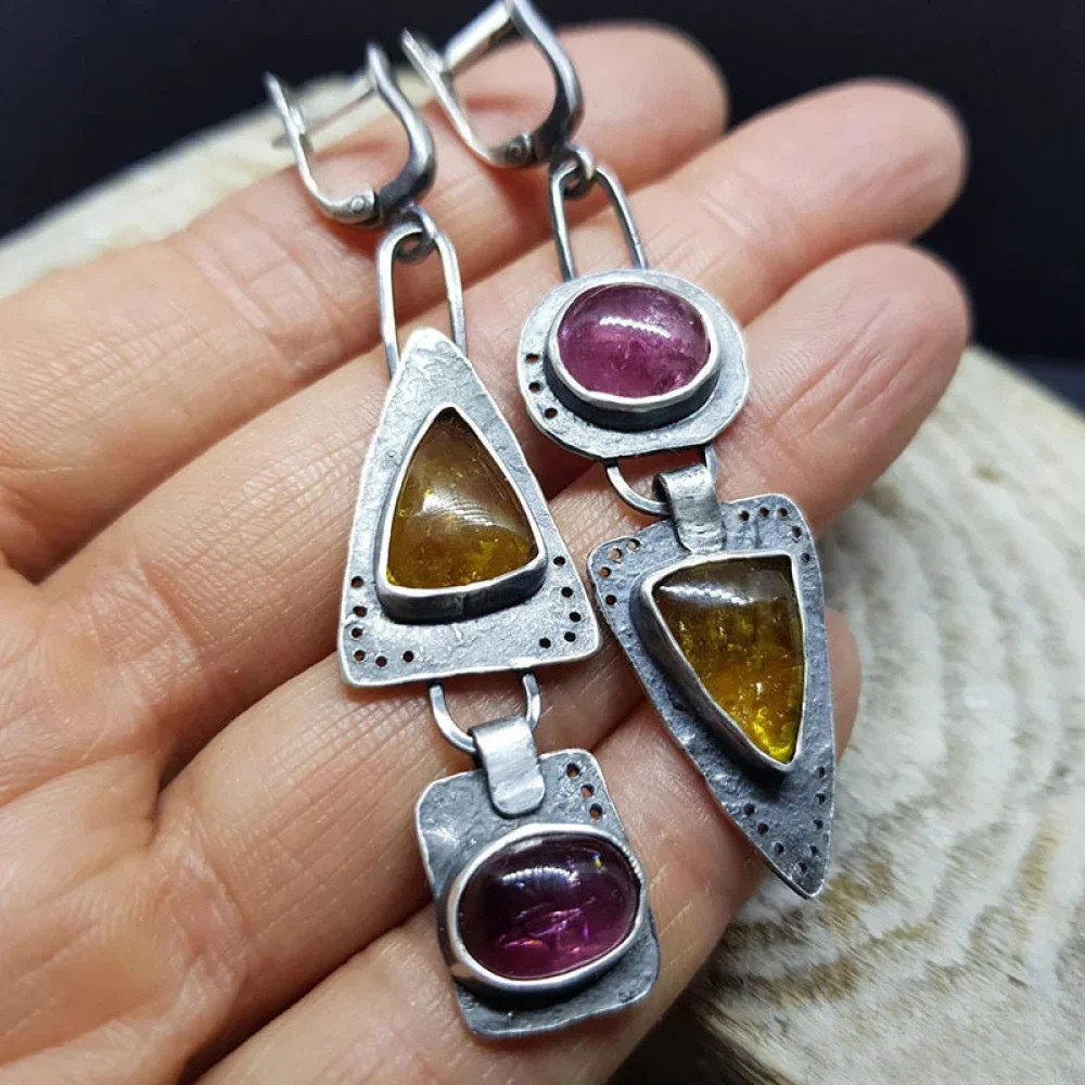 Wila | Retro Triangular Geometric Earrings