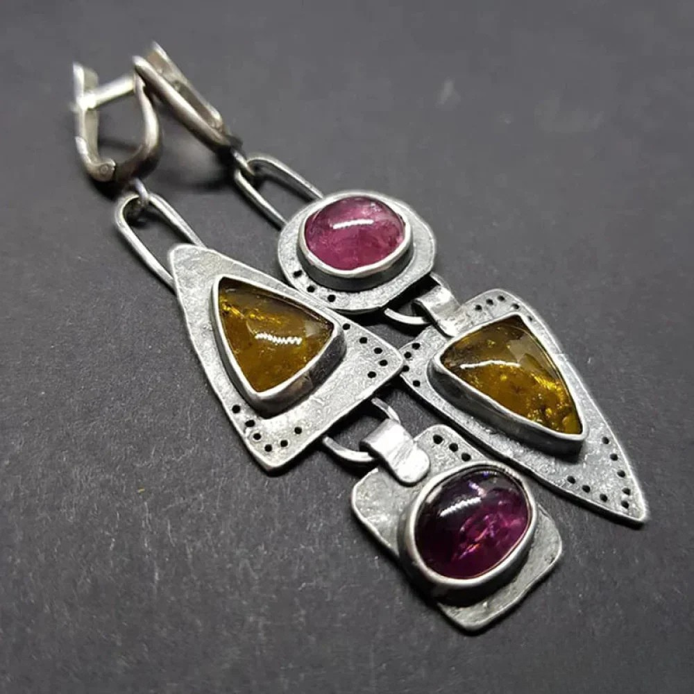Wila | Retro Triangular Geometric Earrings