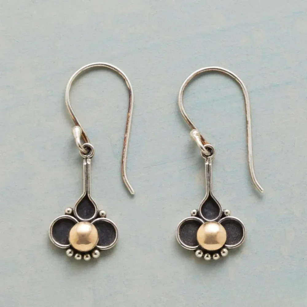 Lunta | Bohemian Clover Pearl Earrings