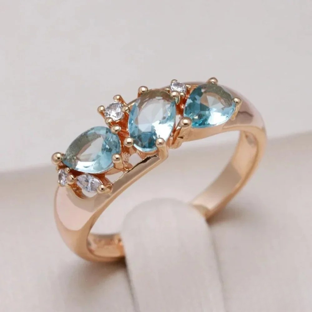 Tarra | Gold ring with blue zirconia