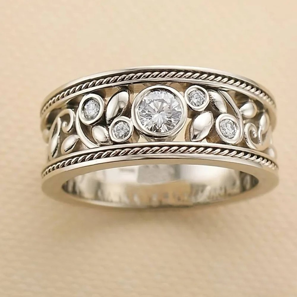 Orba | Antique Silver Ring with Zirconia