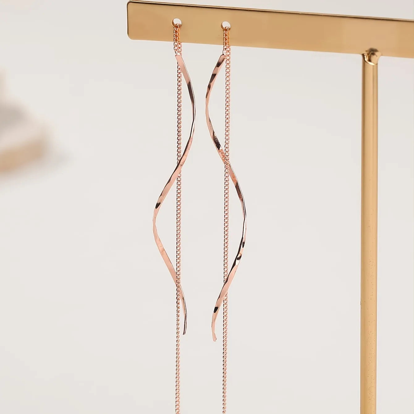 Arima | Long Earrings with Wavy Design