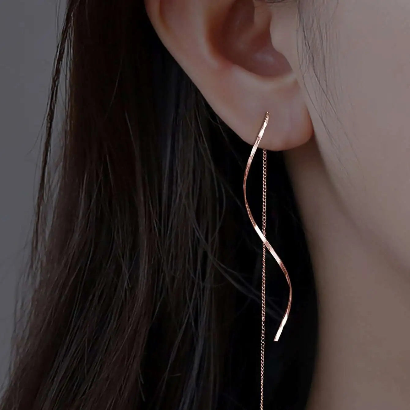 Arima | Long Earrings with Wavy Design