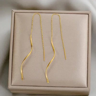 Arima | Long Earrings with Wavy Design