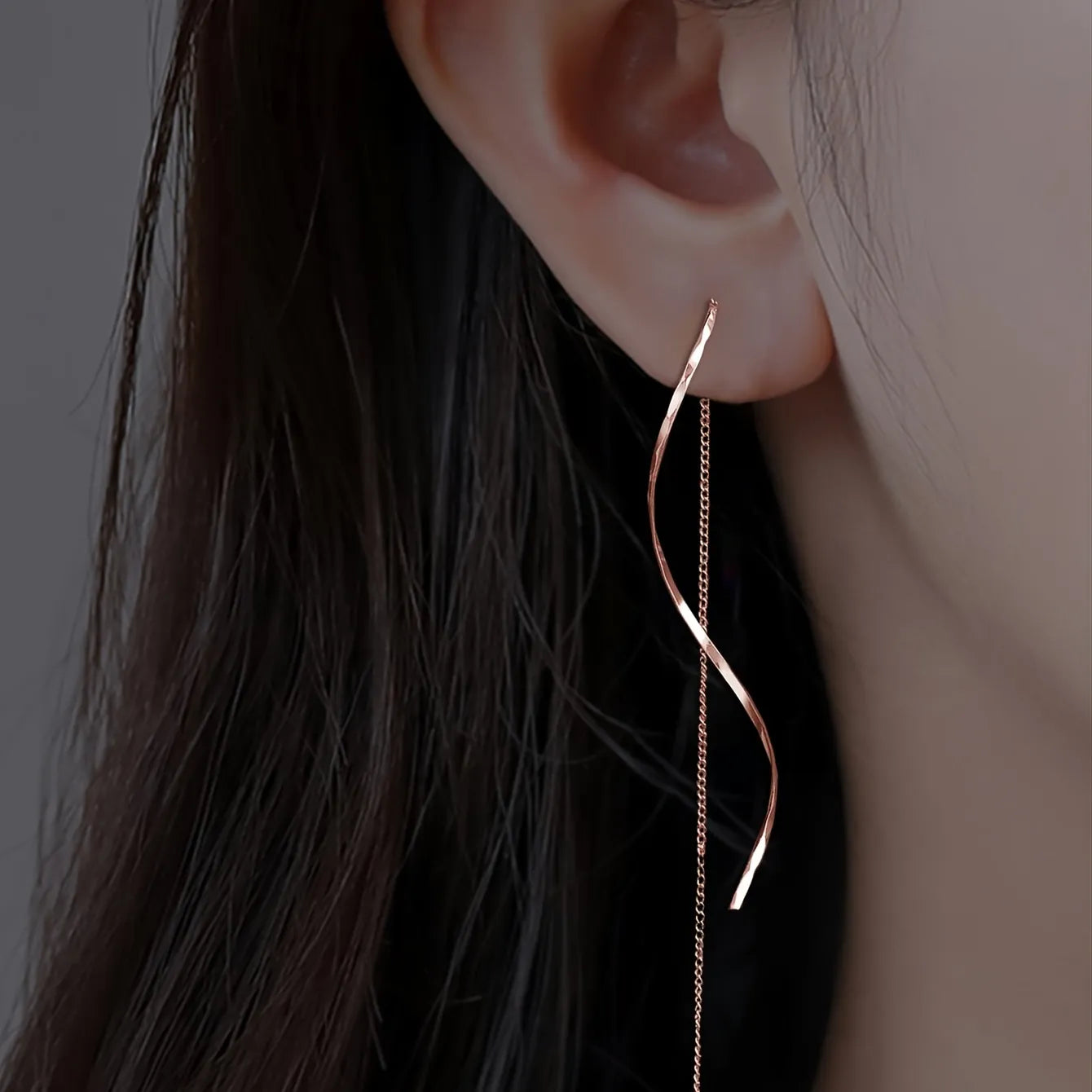 Arima | Long Earrings with Wavy Design