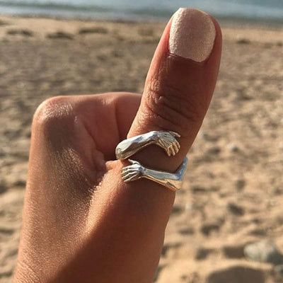 Phine | Silver Embrace Ring