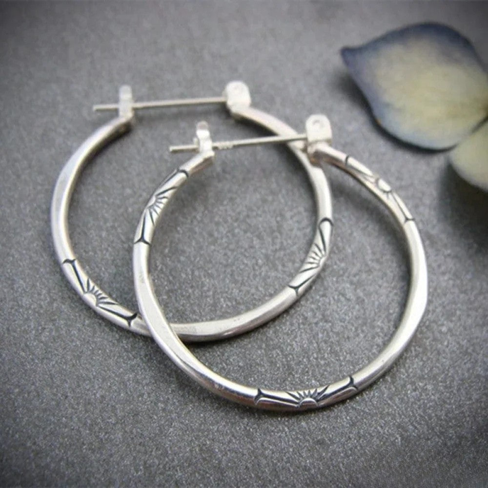 Agnes | Retro Silver Hoop Earrings