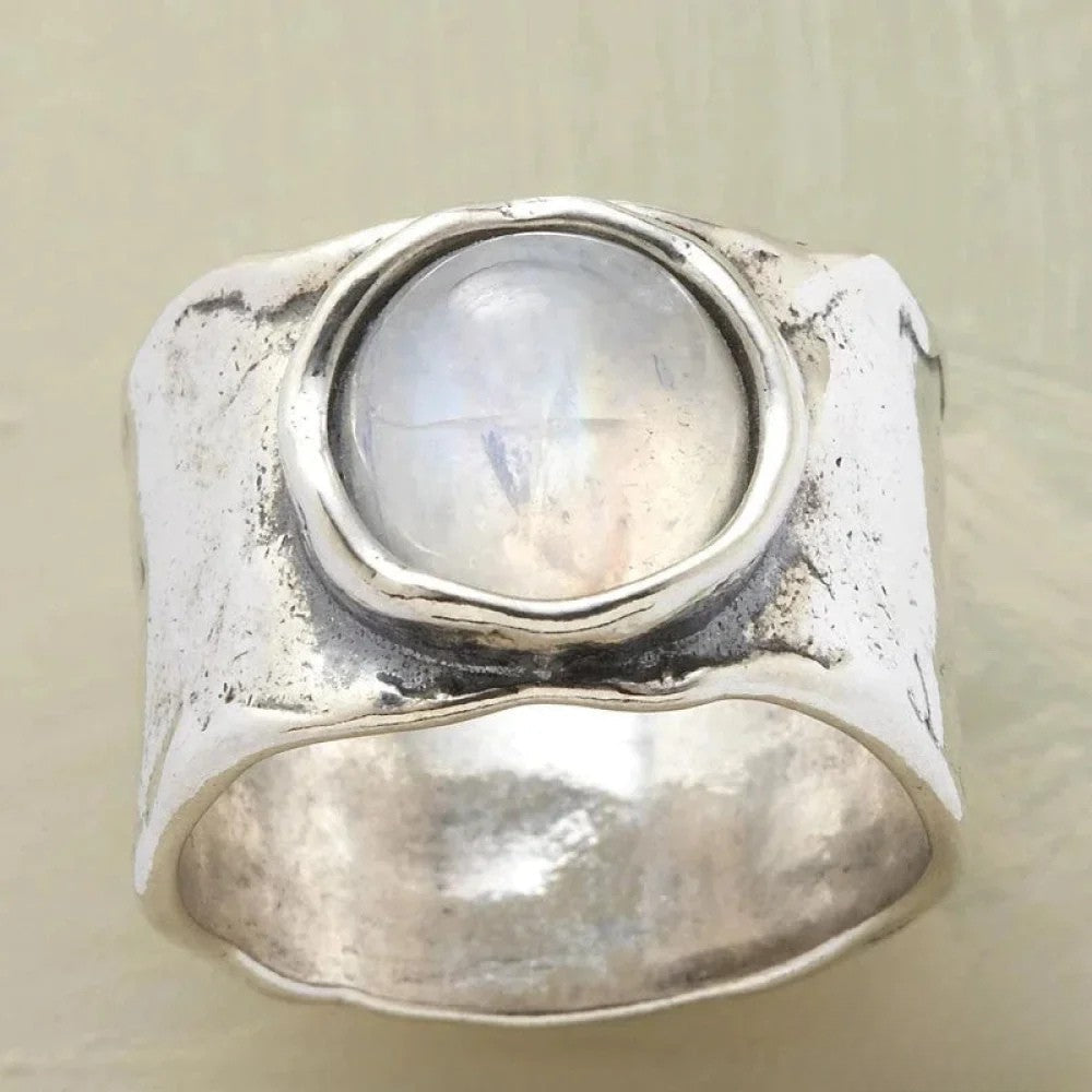 Yva | Antique Ring with Stone