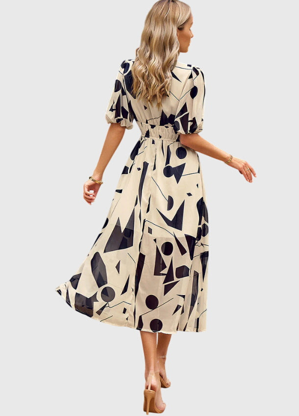 Iris™ - Flattering Floral Midi Dress