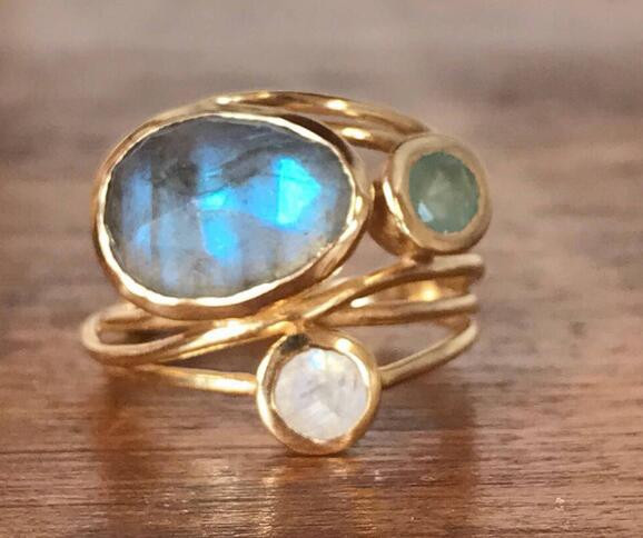 Daireen | Vintage Inset Blue Moonstone Ring